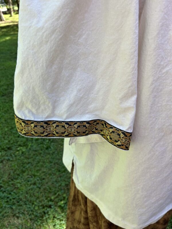 Cream Chemise with Flutter sleeve and Celtic Cookie Trim Large - Image 2