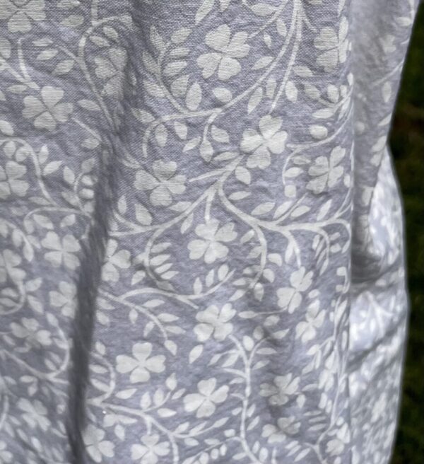 White cotton Chemise with clover fabric design Large - Image 2