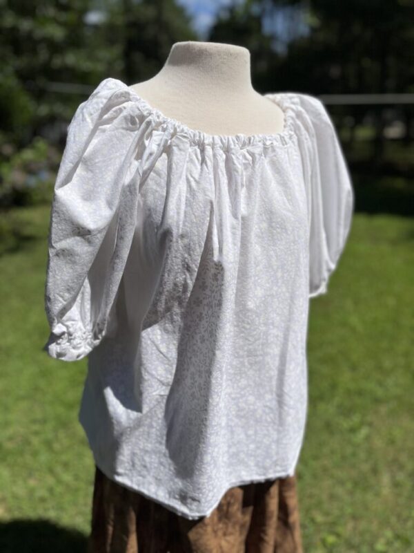 White cotton Chemise with clover fabric design Large